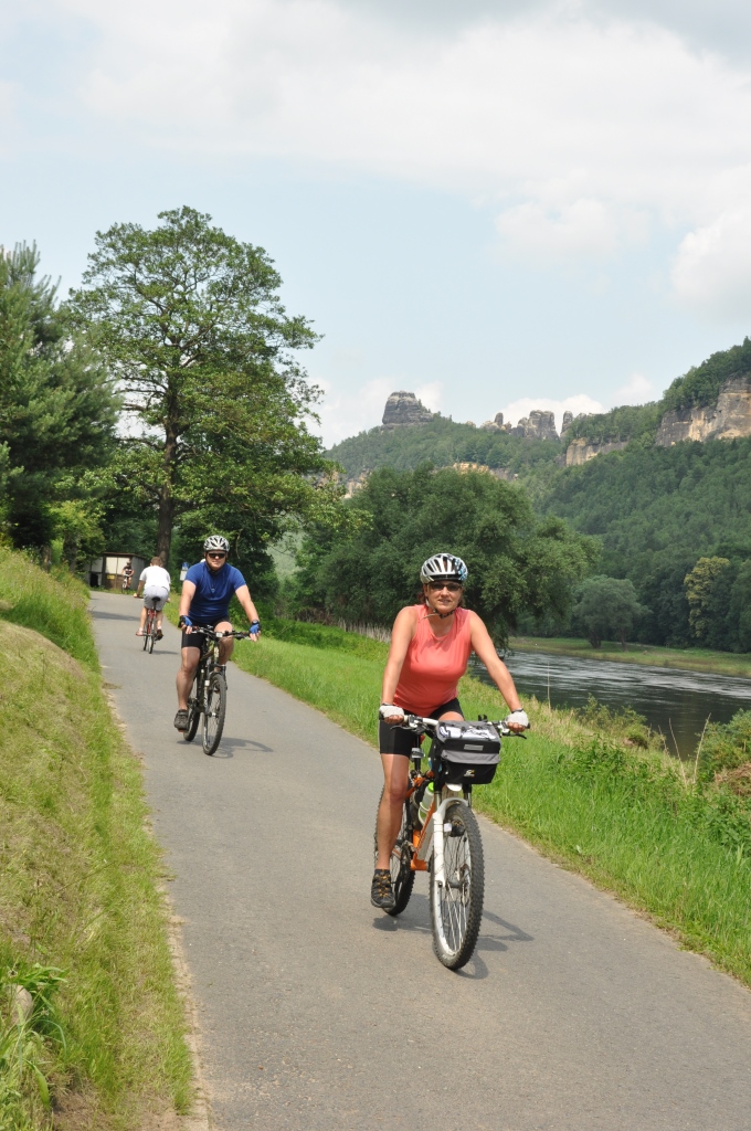 On the Elbe bike path